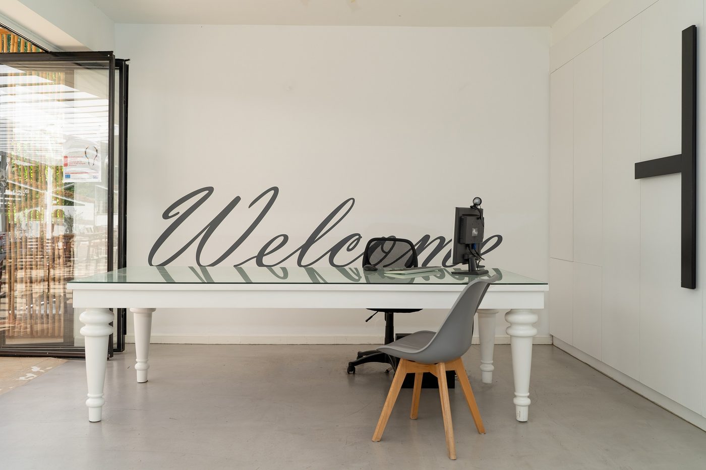 Bright welcome lounge at Milies Apartments